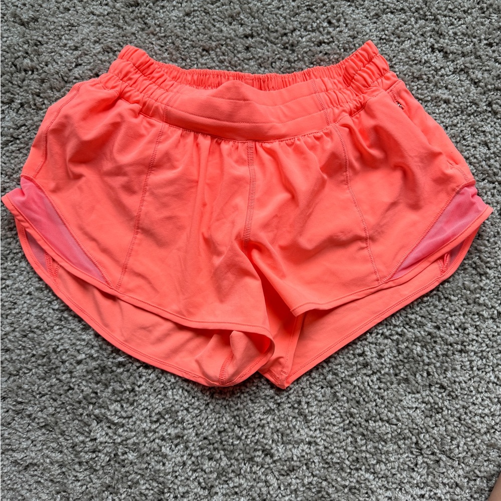 Lululemon hotty hot shorts size 4 2.5 inch inseam